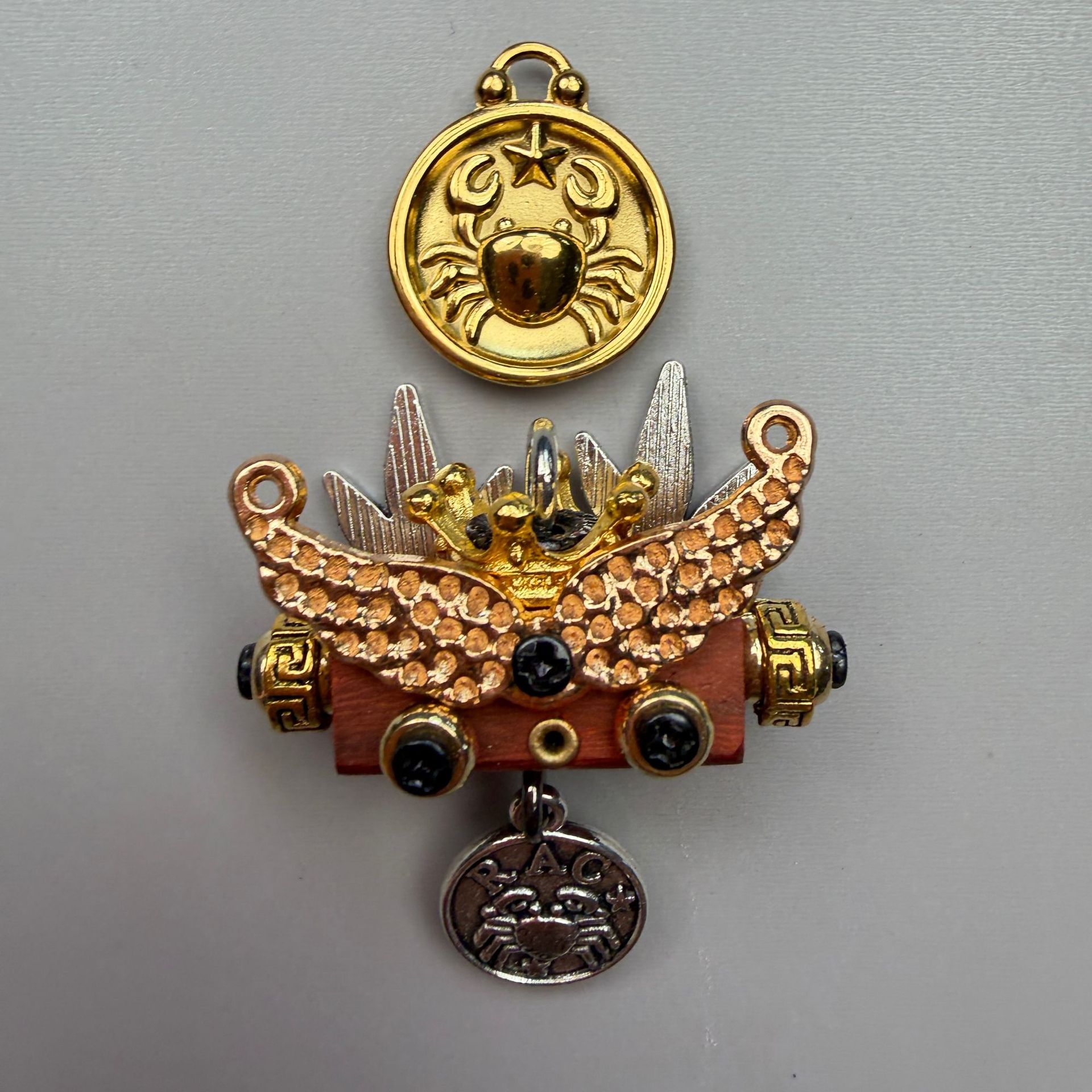 Zodiac Steampunk Robot Pendant - 12 Signs Handmade Wooden Charm for Necklace & Keychain, Unique Astrology Accessory