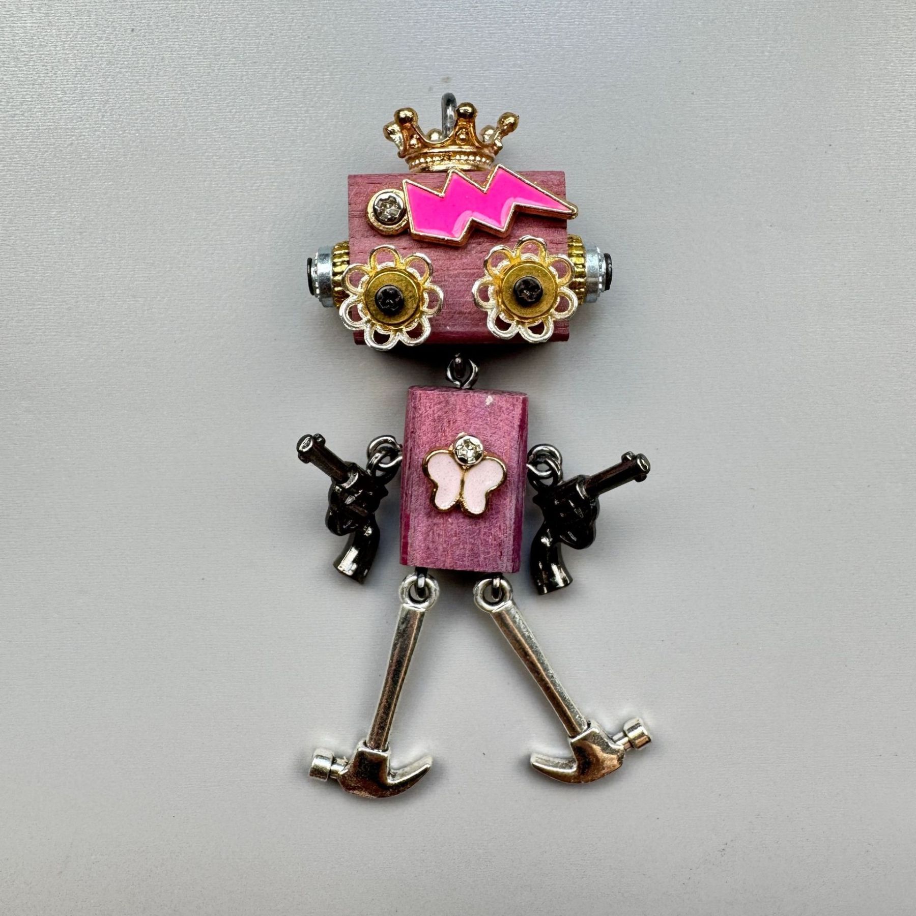 Wearable Art Toy: Steampunk Robot Pendant, Multi-Functional Wooden Charm for Jewelry & Tech Accessories