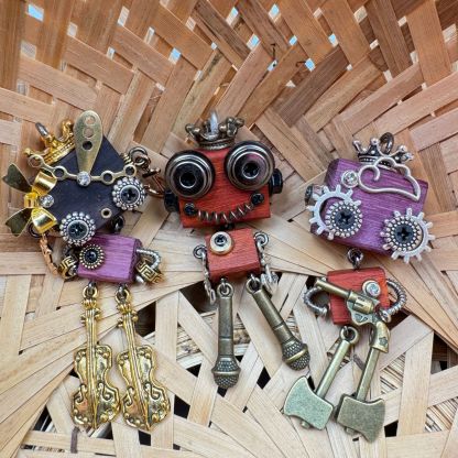 Original Punk Robot Keychain & Pendant - Handmade Wooden Necklace Charm, Detachable Phone Chain, Small Novelty Gift