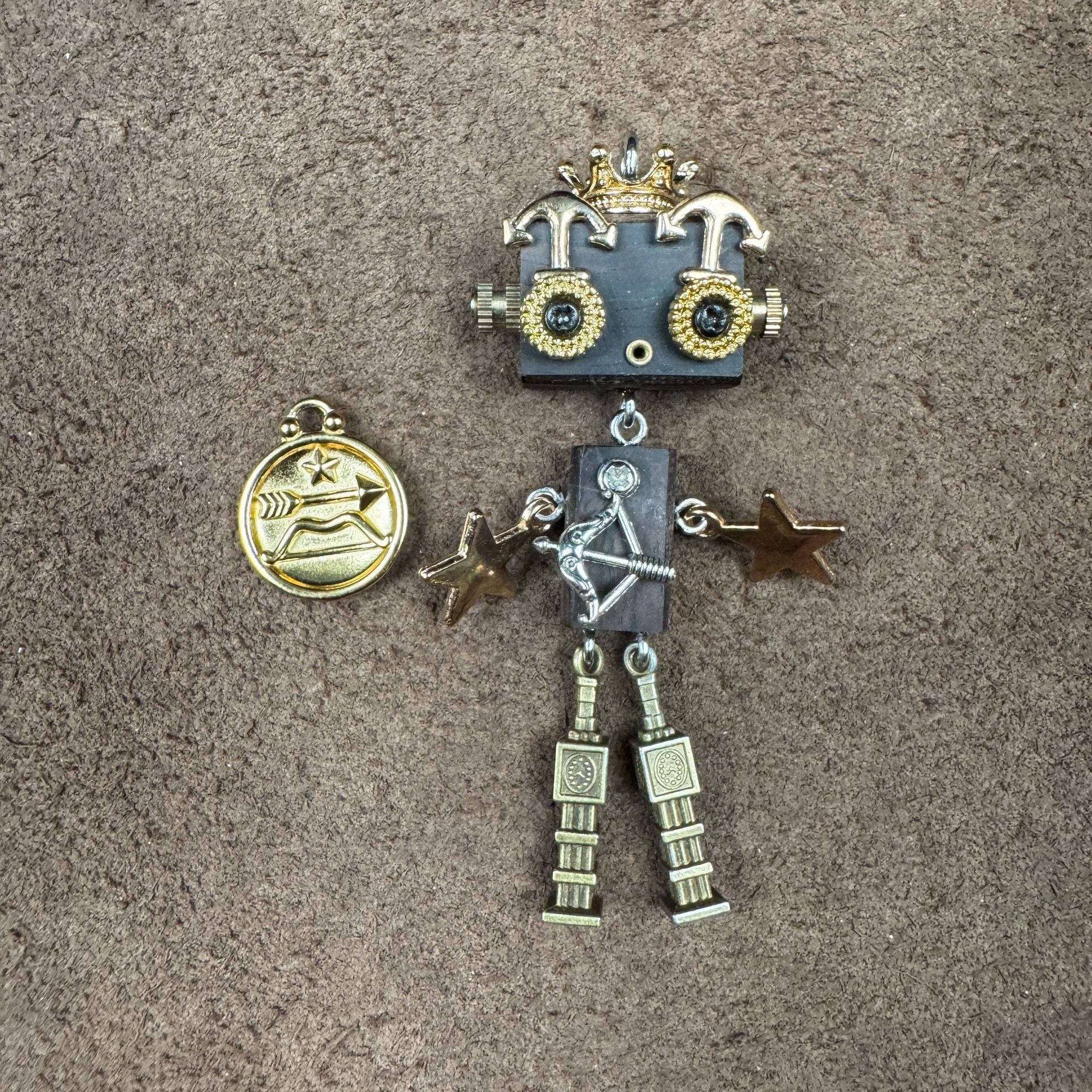 Steampunk Zodiac Guardians - Handcrafted 12 Constellation Robot Pendant, Wooden Keychain & Geek Gift