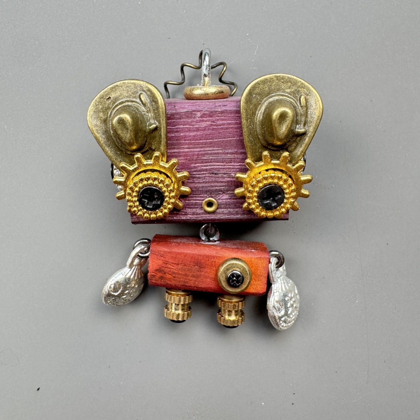 Wearable Steampunk Robot Art - Multi-Function Wooden Charm for Jewelry, Keys & Tech, Unique Geek Culture Accessory