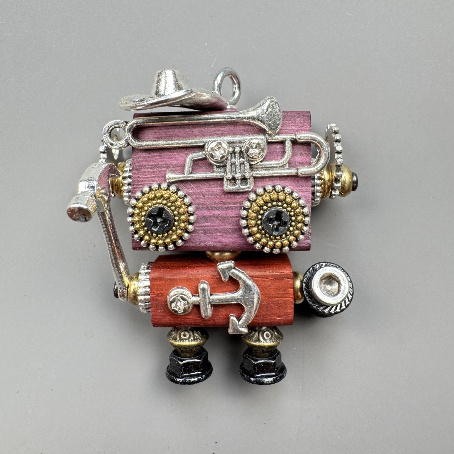 Wearable Steampunk Robot Art - Multi-Function Wooden Charm for Jewelry, Keys & Tech, Unique Geek Culture Accessory