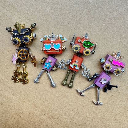  Wearable Art Toy: Steampunk Robot Pendant, Multi-Functional Wooden Charm for Jewelry & Tech Accessories