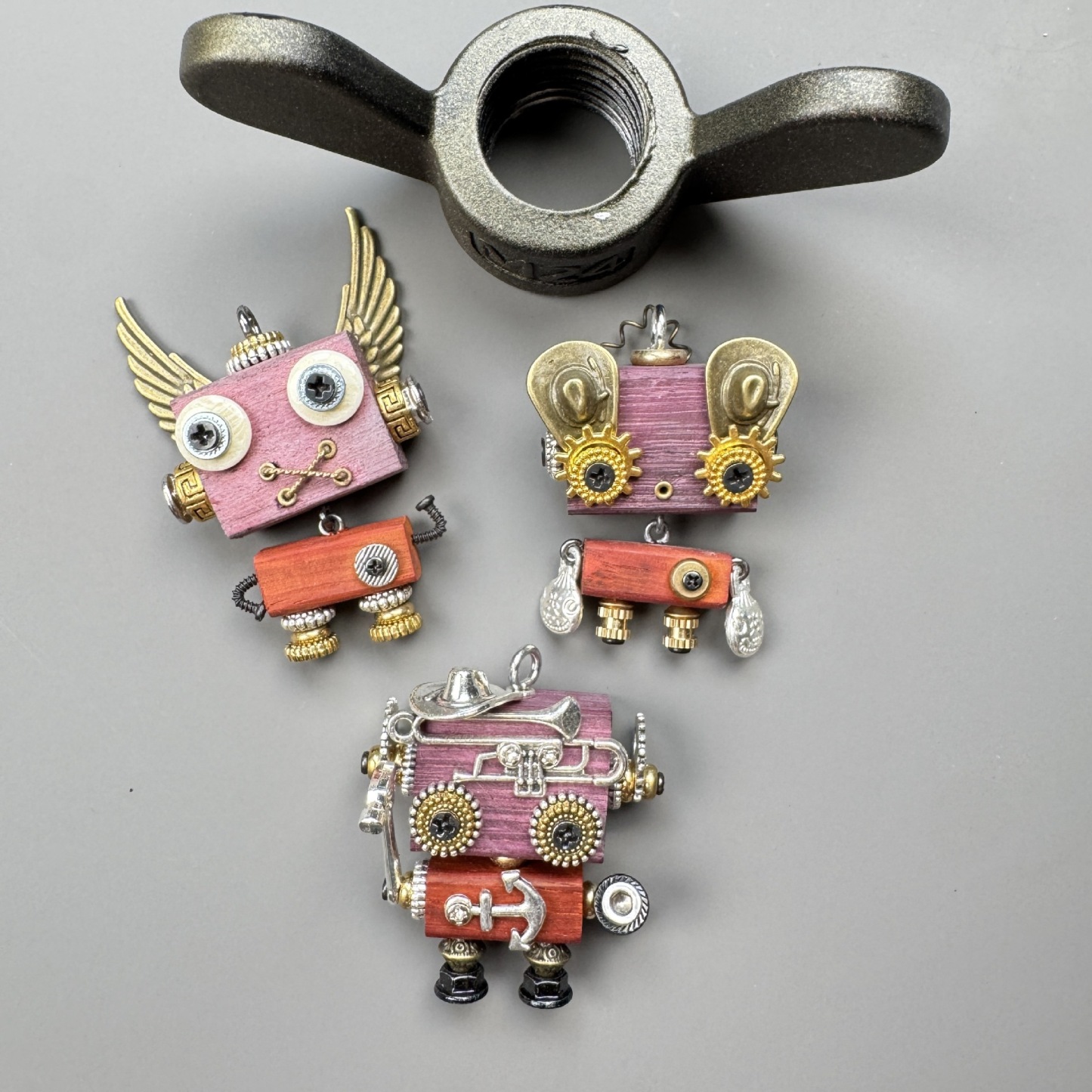 Wearable Steampunk Robot Art - Multi-Function Wooden Charm for Jewelry, Keys & Tech, Unique Geek Culture Accessory