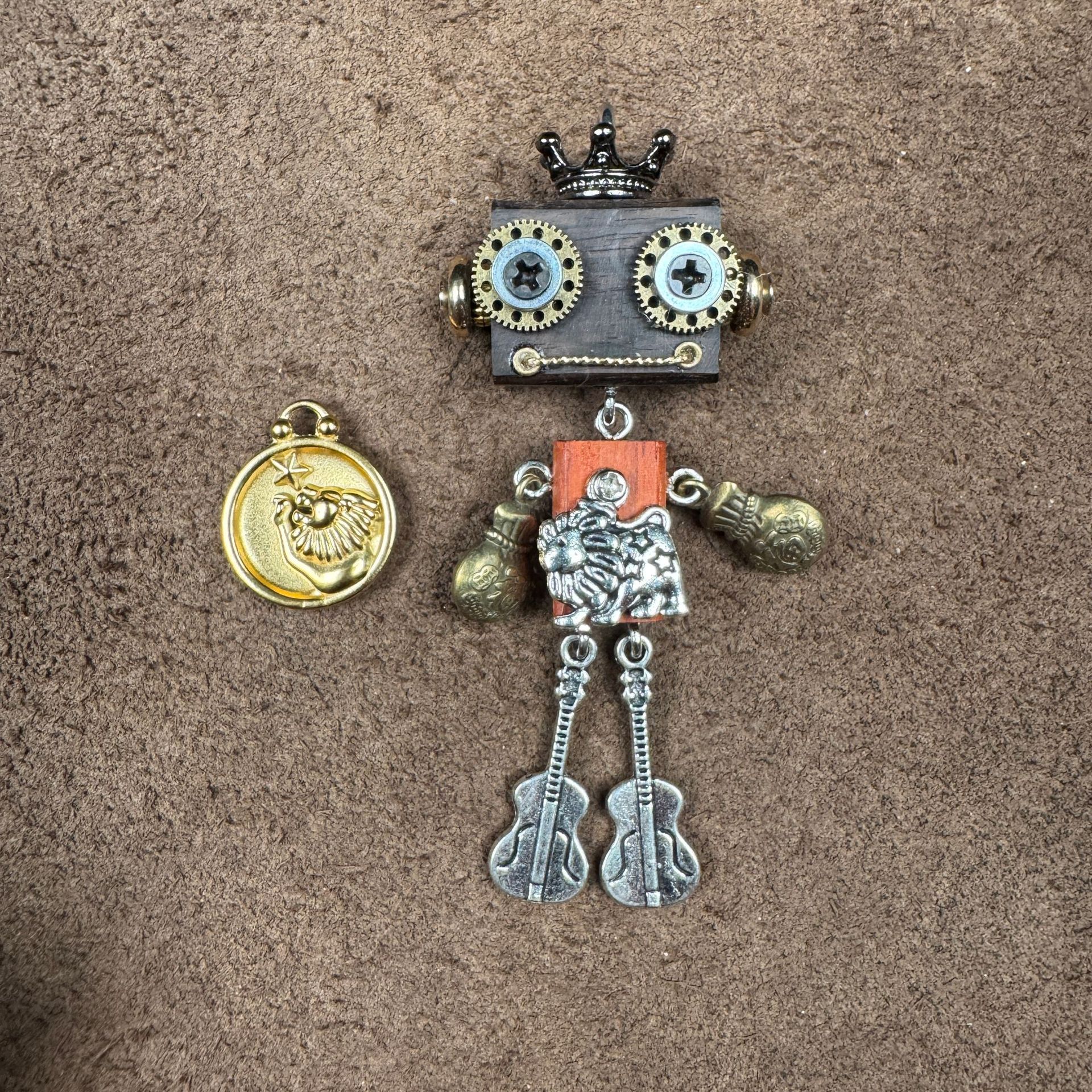 Steampunk Zodiac Guardians - Handcrafted 12 Constellation Robot Pendant, Wooden Keychain & Geek Gift