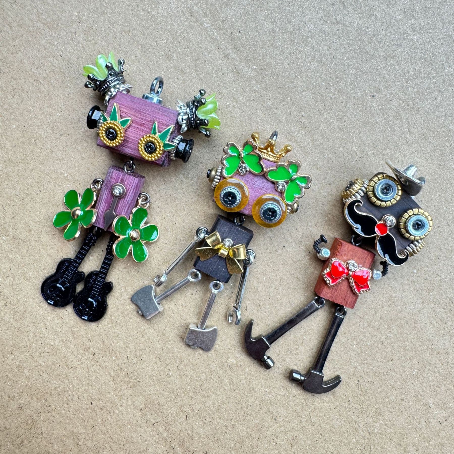  Wearable Art Toy: Steampunk Robot Pendant, Multi-Functional Wooden Charm for Jewelry & Tech Accessories