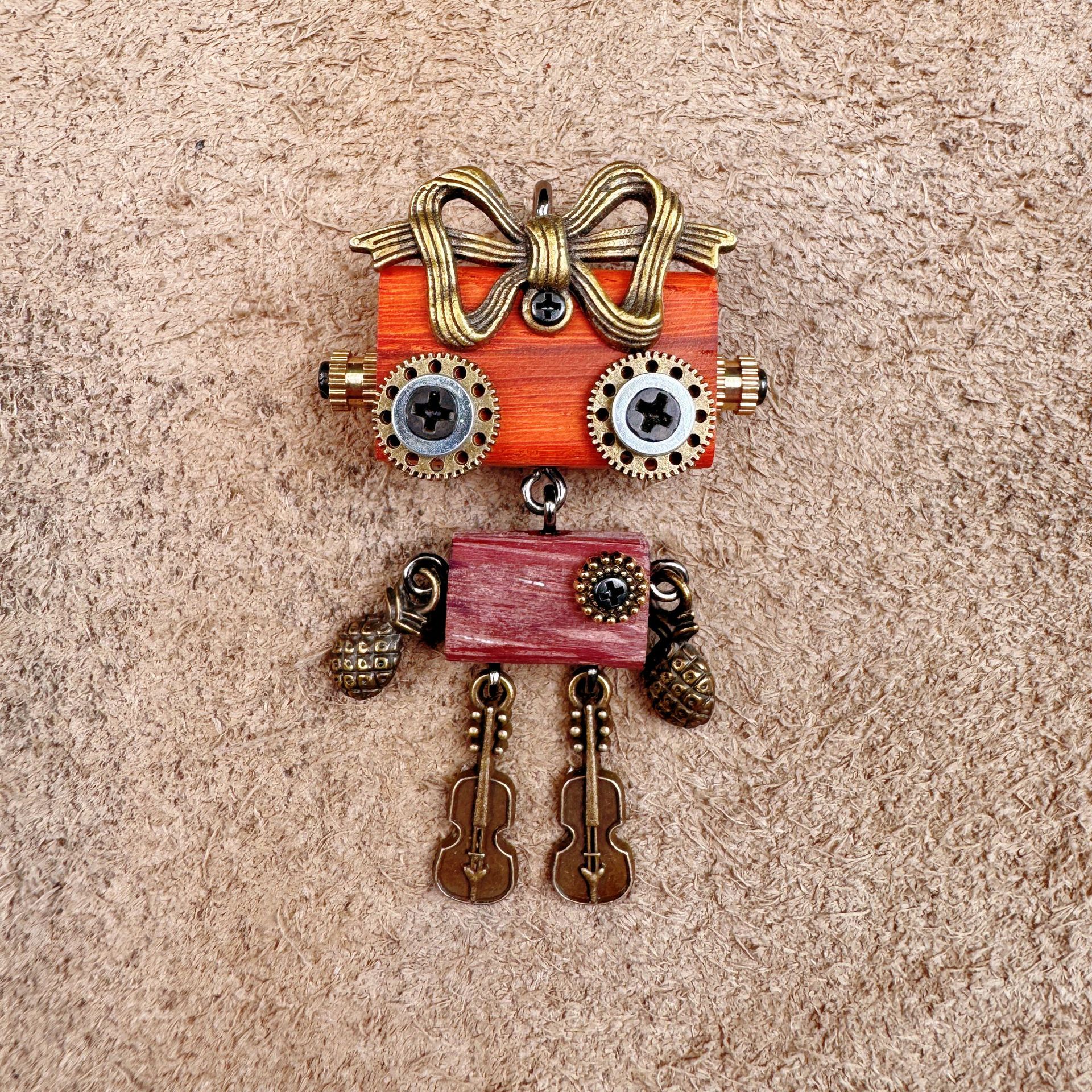 Handmade Punk Robot Wooden Pendant - Multi-Function Keychain, Phone Charm & Unisex Necklace | Stall Display Figurine