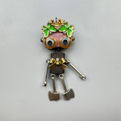  Wearable Art Toy: Steampunk Robot Pendant, Multi-Functional Wooden Charm for Jewelry & Tech Accessories