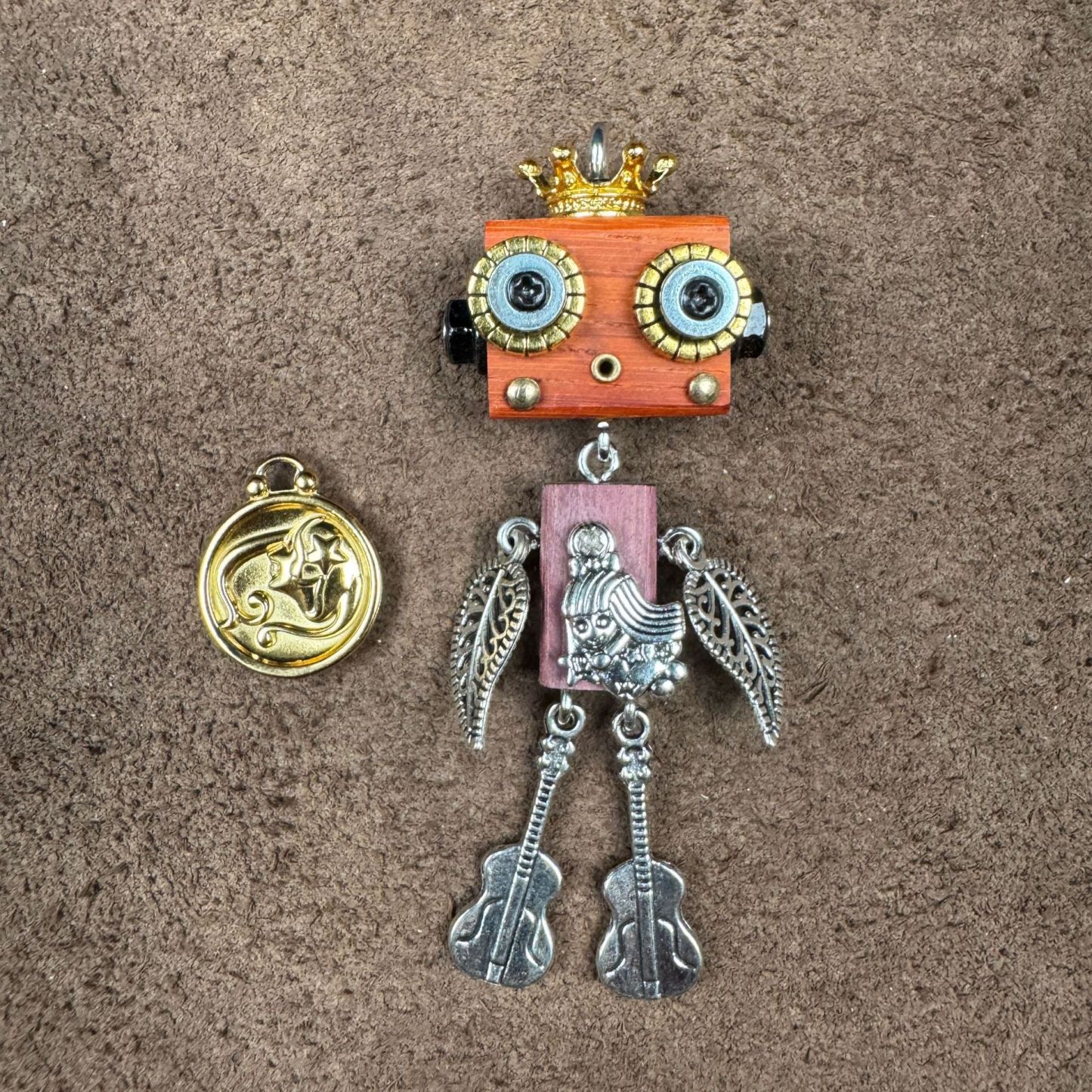Steampunk Zodiac Guardians - Handcrafted 12 Constellation Robot Pendant, Wooden Keychain & Geek Gift