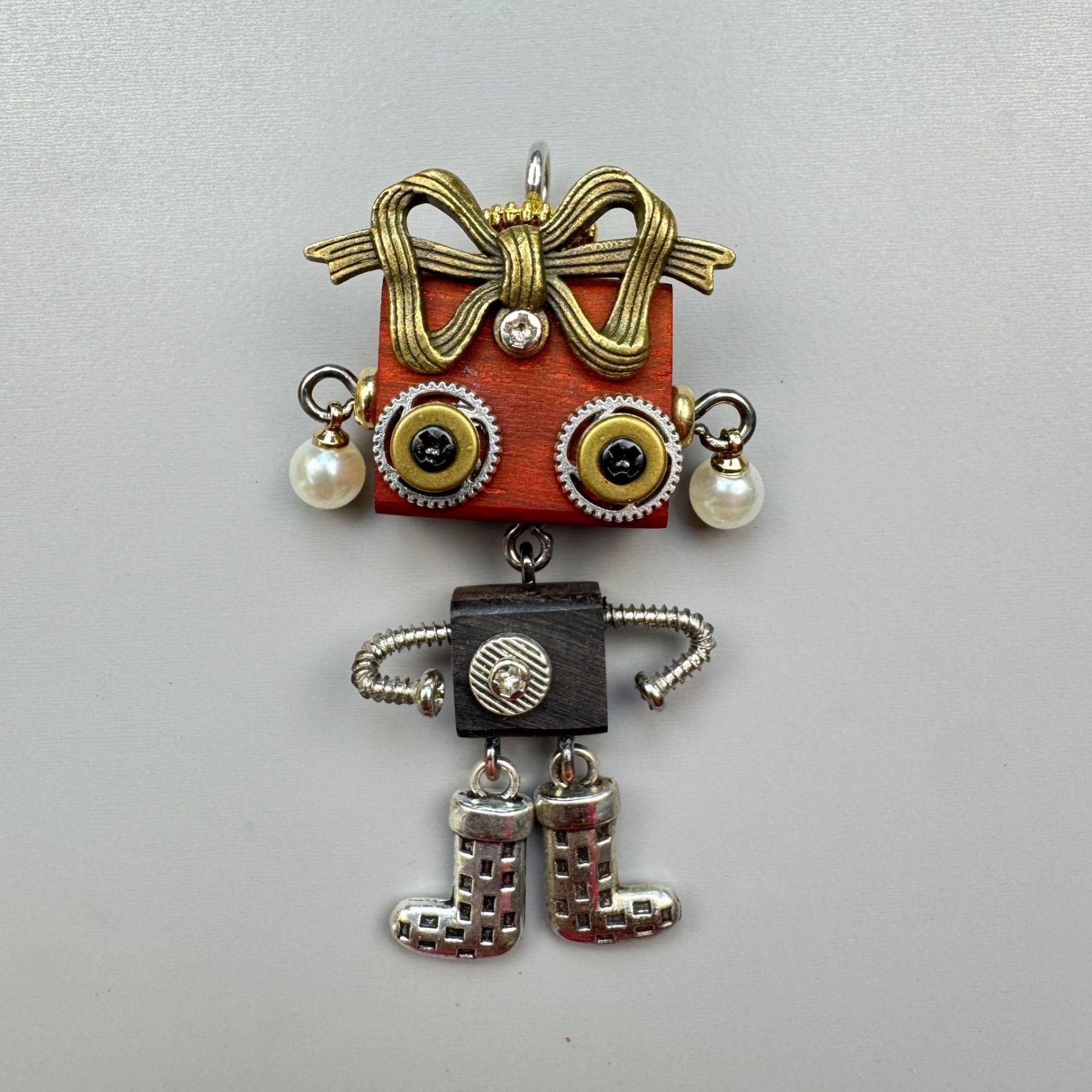 Original Punk Robot Keychain & Pendant - Handmade Wooden Necklace Charm, Detachable Phone Chain, Small Novelty Gift