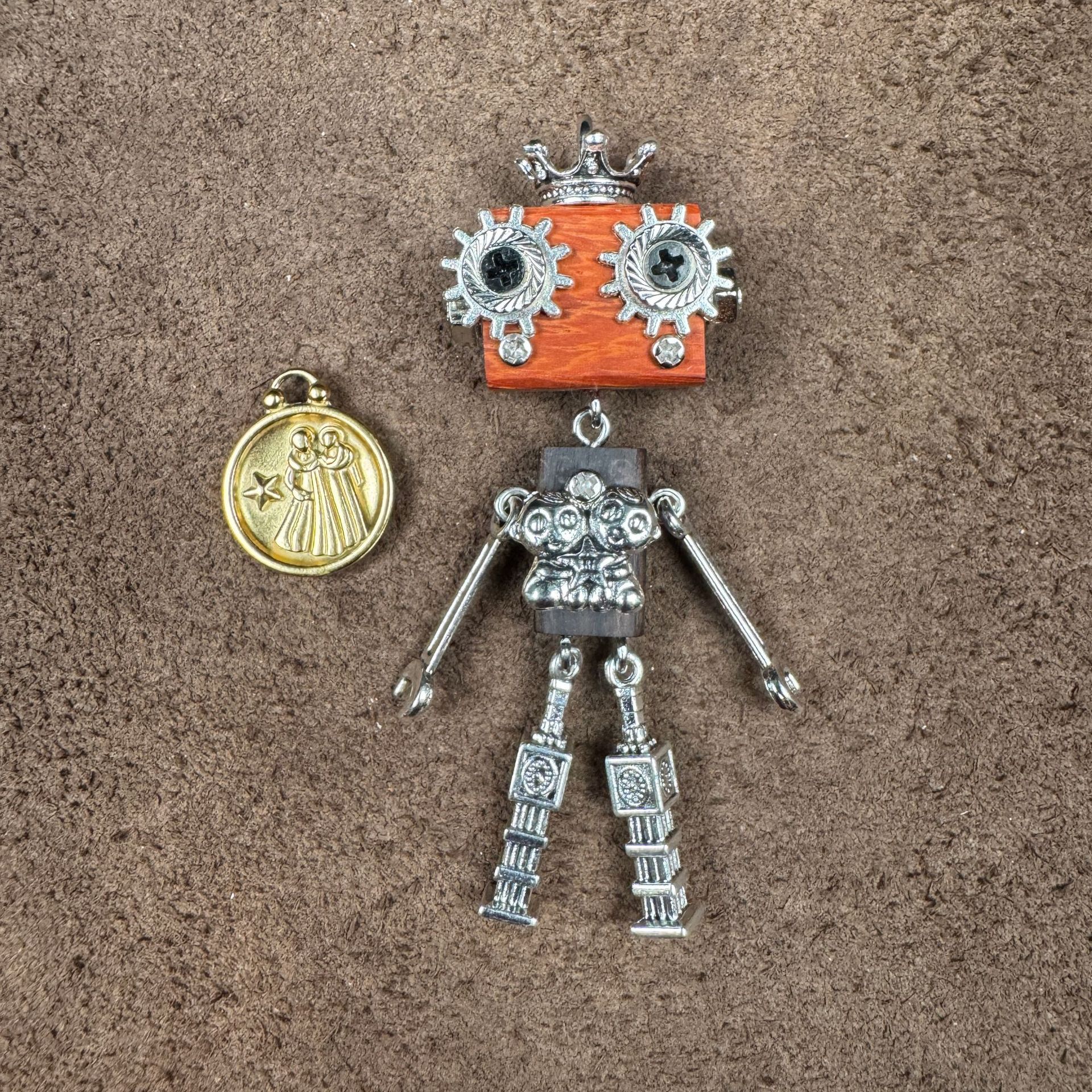 Steampunk Zodiac Guardians - Handcrafted 12 Constellation Robot Pendant, Wooden Keychain & Geek Gift