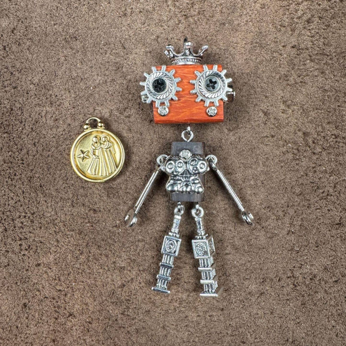 Steampunk Zodiac Guardians - Handcrafted 12 Constellation Robot Pendant, Wooden Keychain & Geek Gift