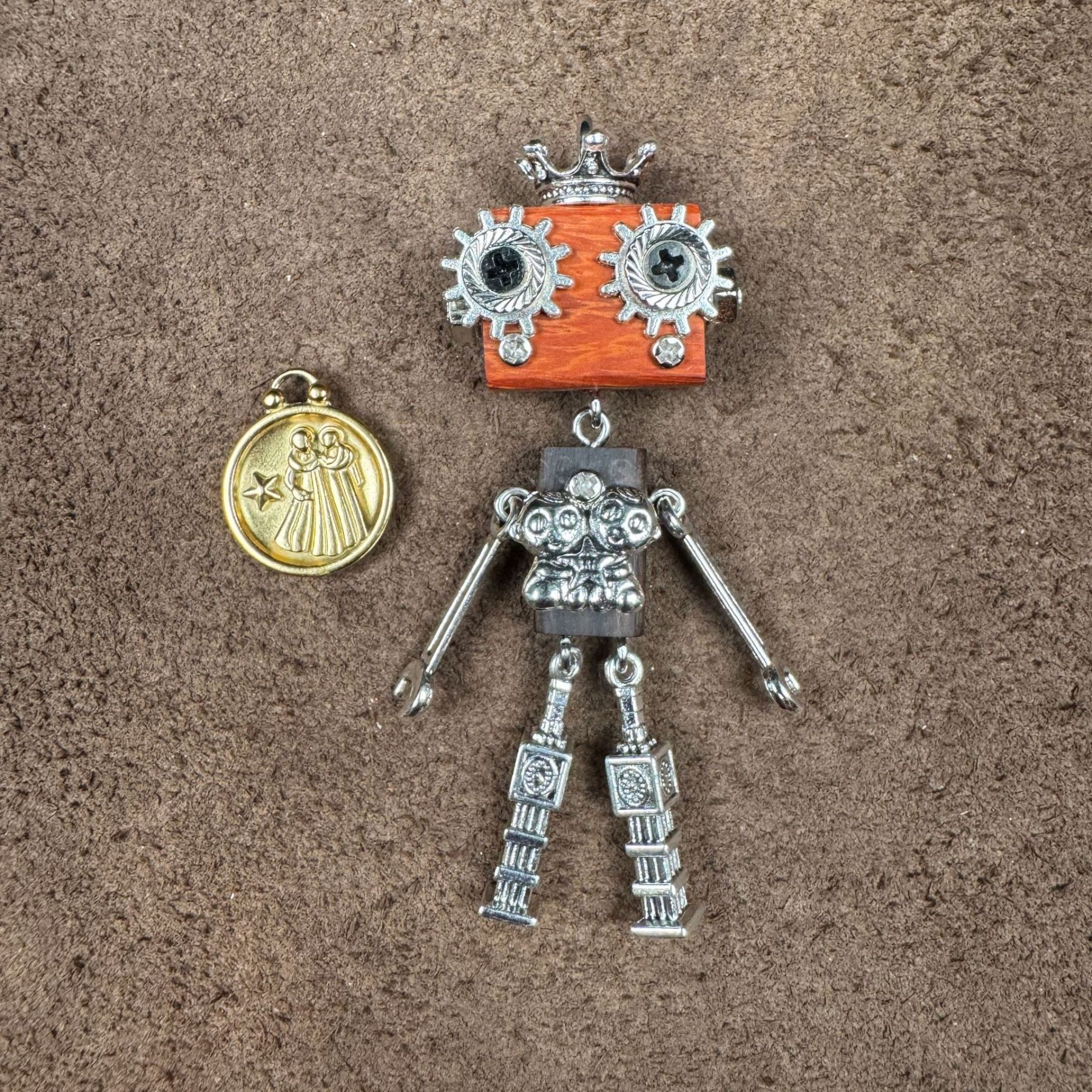 Steampunk Zodiac Guardians - Handcrafted 12 Constellation Robot Pendant, Wooden Keychain & Geek Gift