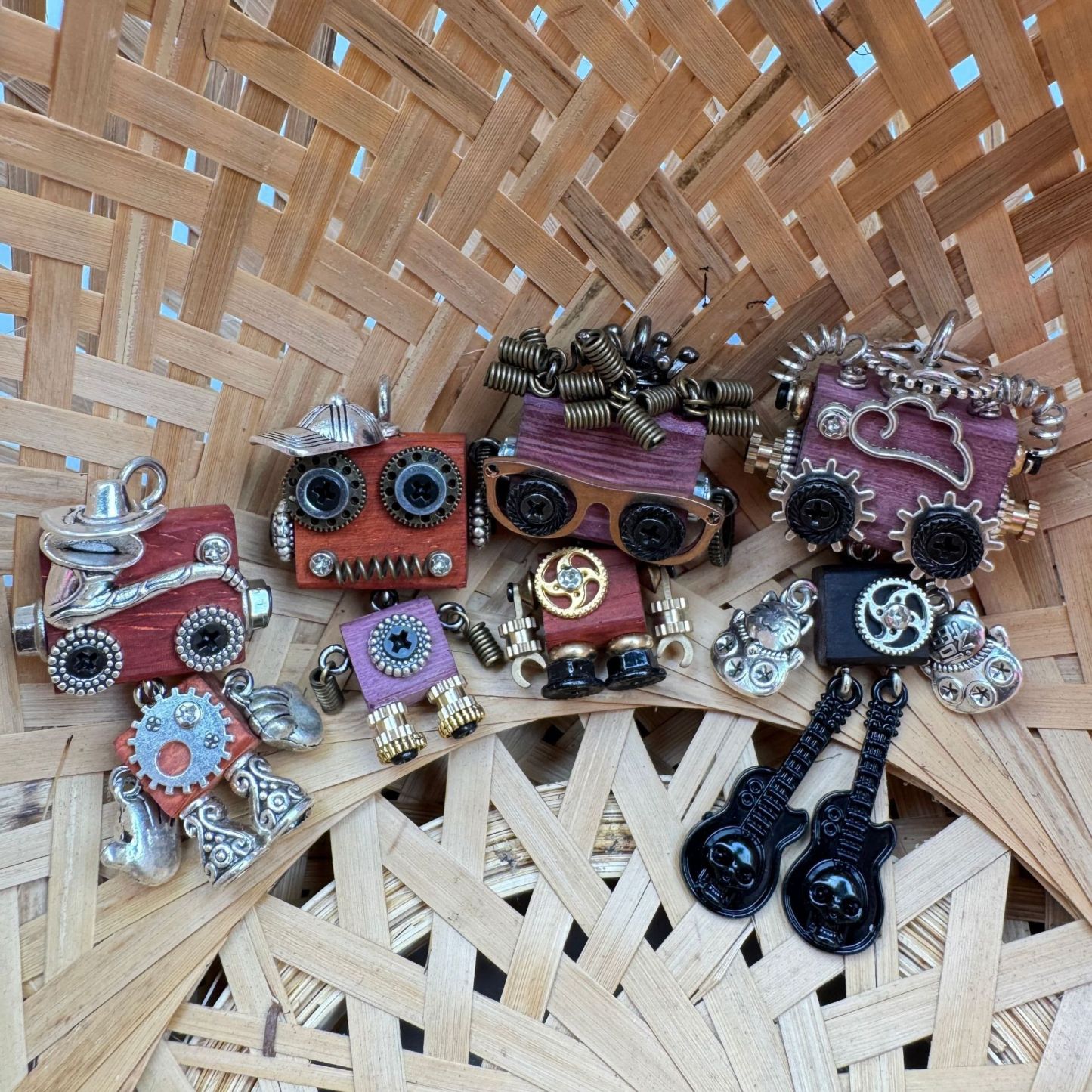 Original Punk Robot Keychain & Pendant - Handmade Wooden Necklace Charm, Detachable Phone Chain, Small Novelty Gift