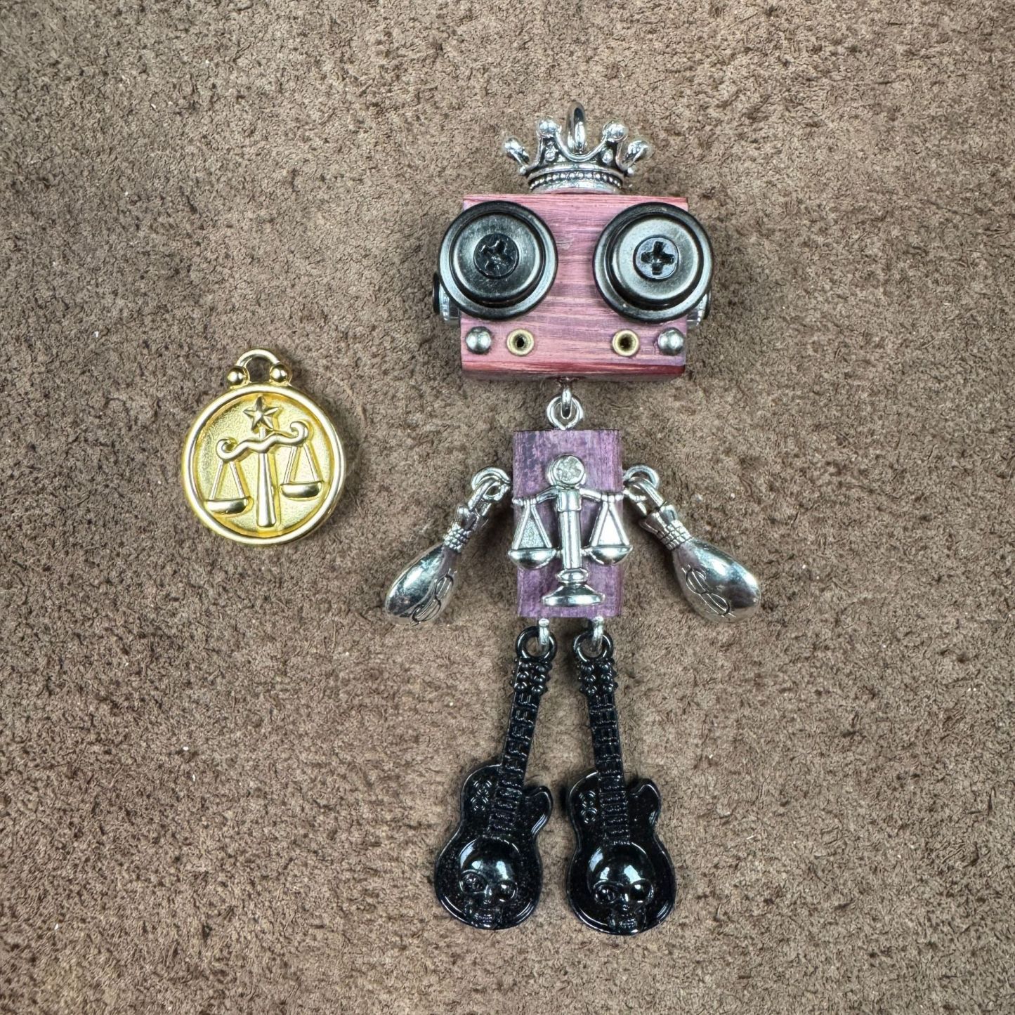 Steampunk Zodiac Guardians - Handcrafted 12 Constellation Robot Pendant, Wooden Keychain & Geek Gift