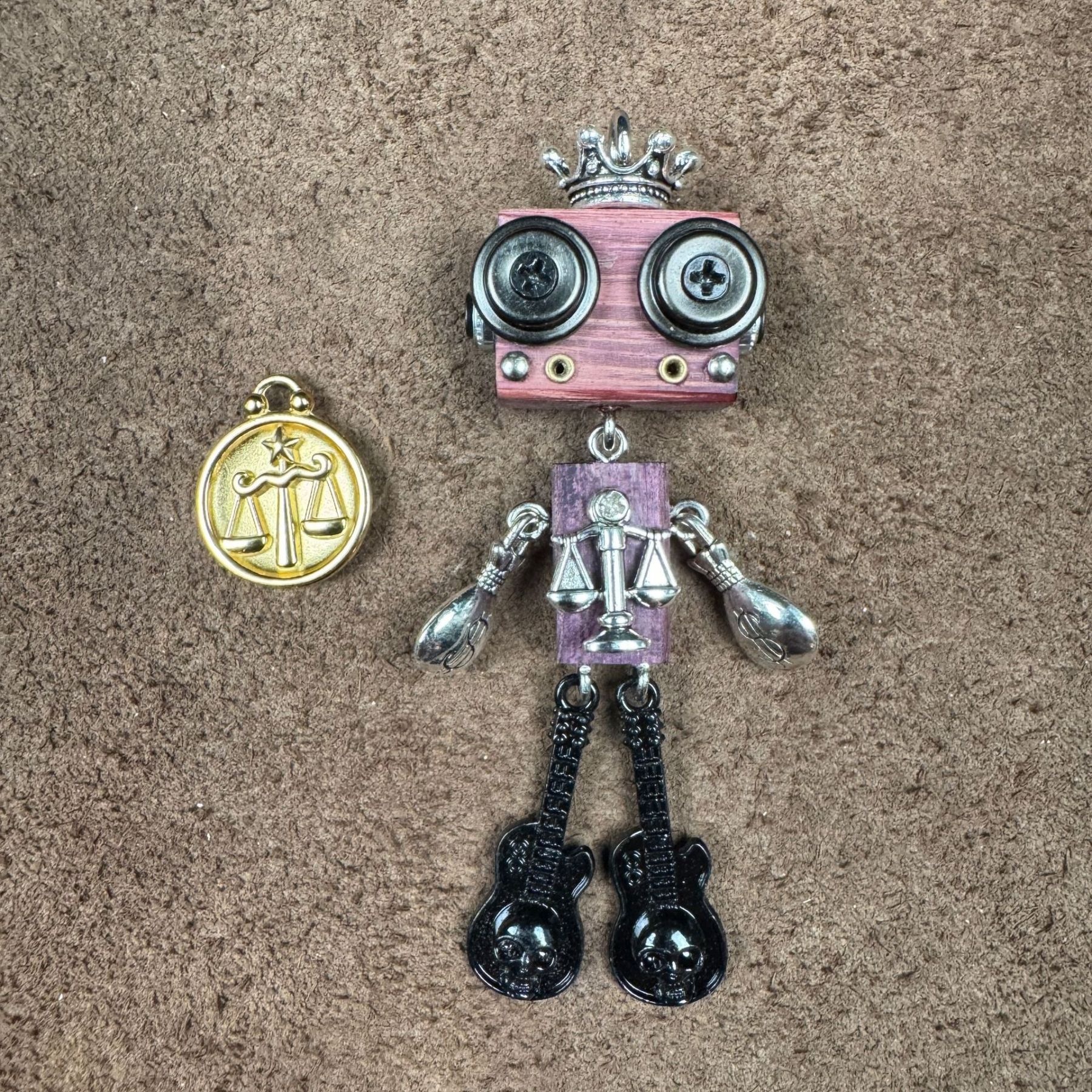 Steampunk Zodiac Guardians - Handcrafted 12 Constellation Robot Pendant, Wooden Keychain & Geek Gift