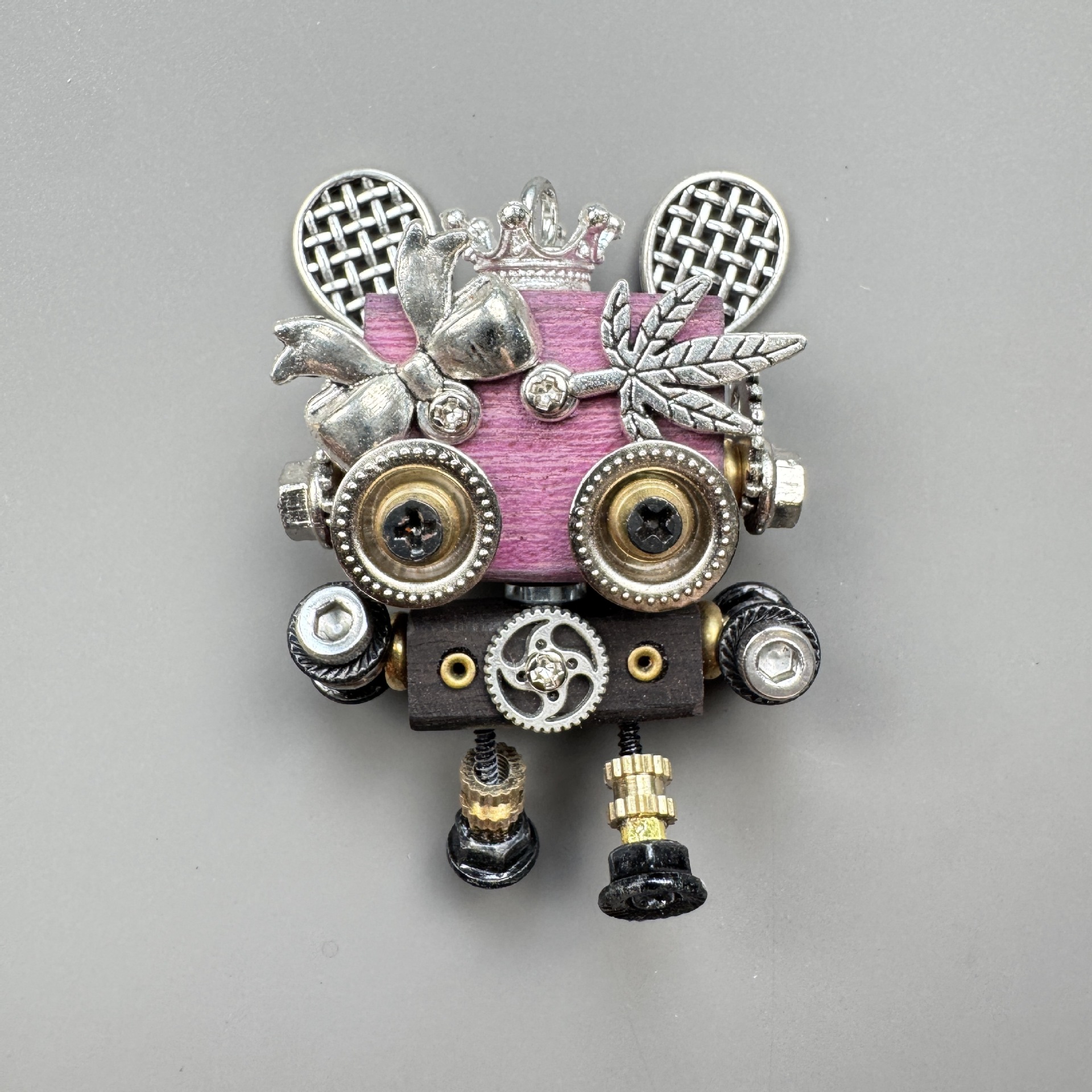Wearable Steampunk Robot Art - Multi-Function Wooden Charm for Jewelry, Keys & Tech, Unique Geek Culture Accessory