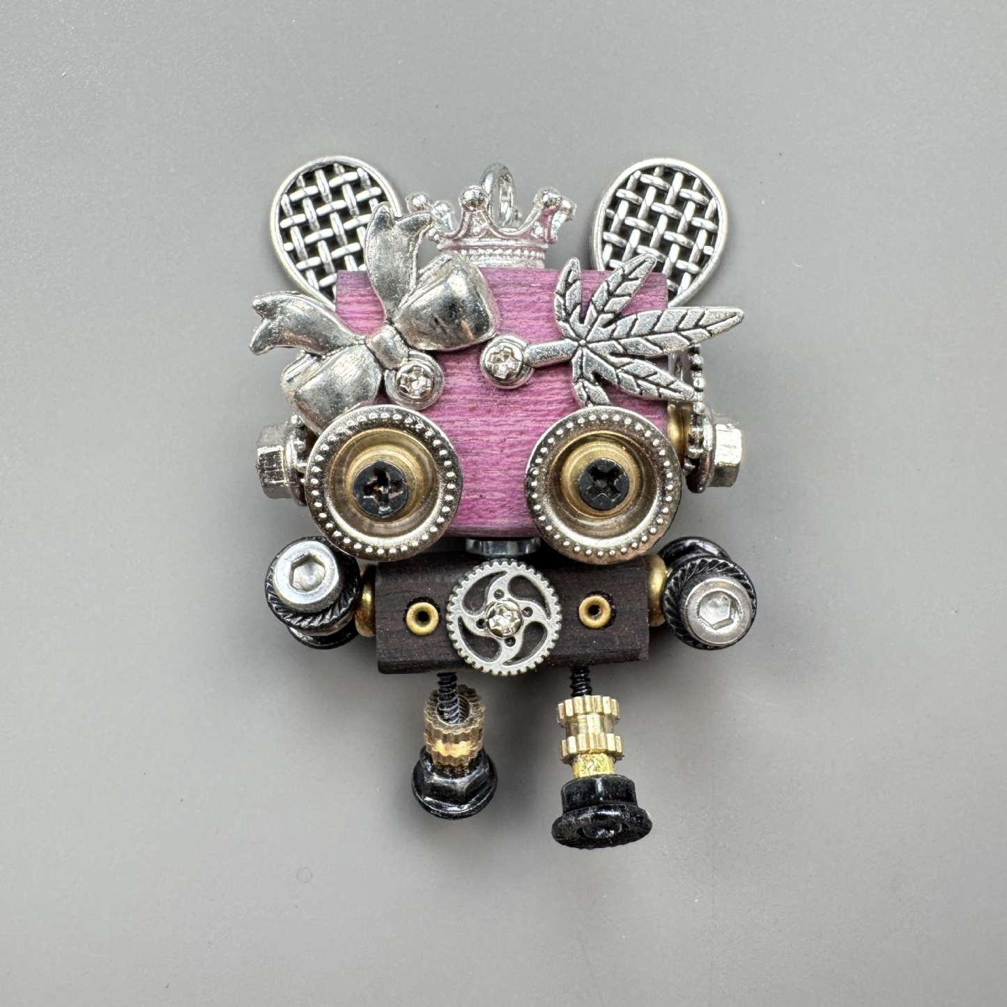 Wearable Steampunk Robot Art - Multi-Function Wooden Charm for Jewelry, Keys & Tech, Unique Geek Culture Accessory