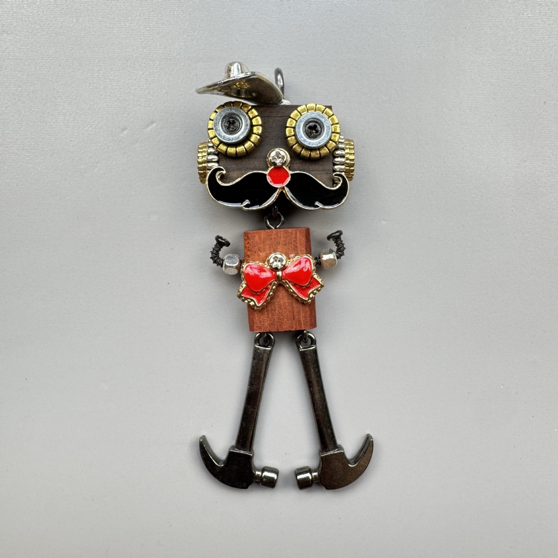 Wearable Art Toy: Steampunk Robot Pendant, Multi-Functional Wooden Charm for Jewelry & Tech Accessories