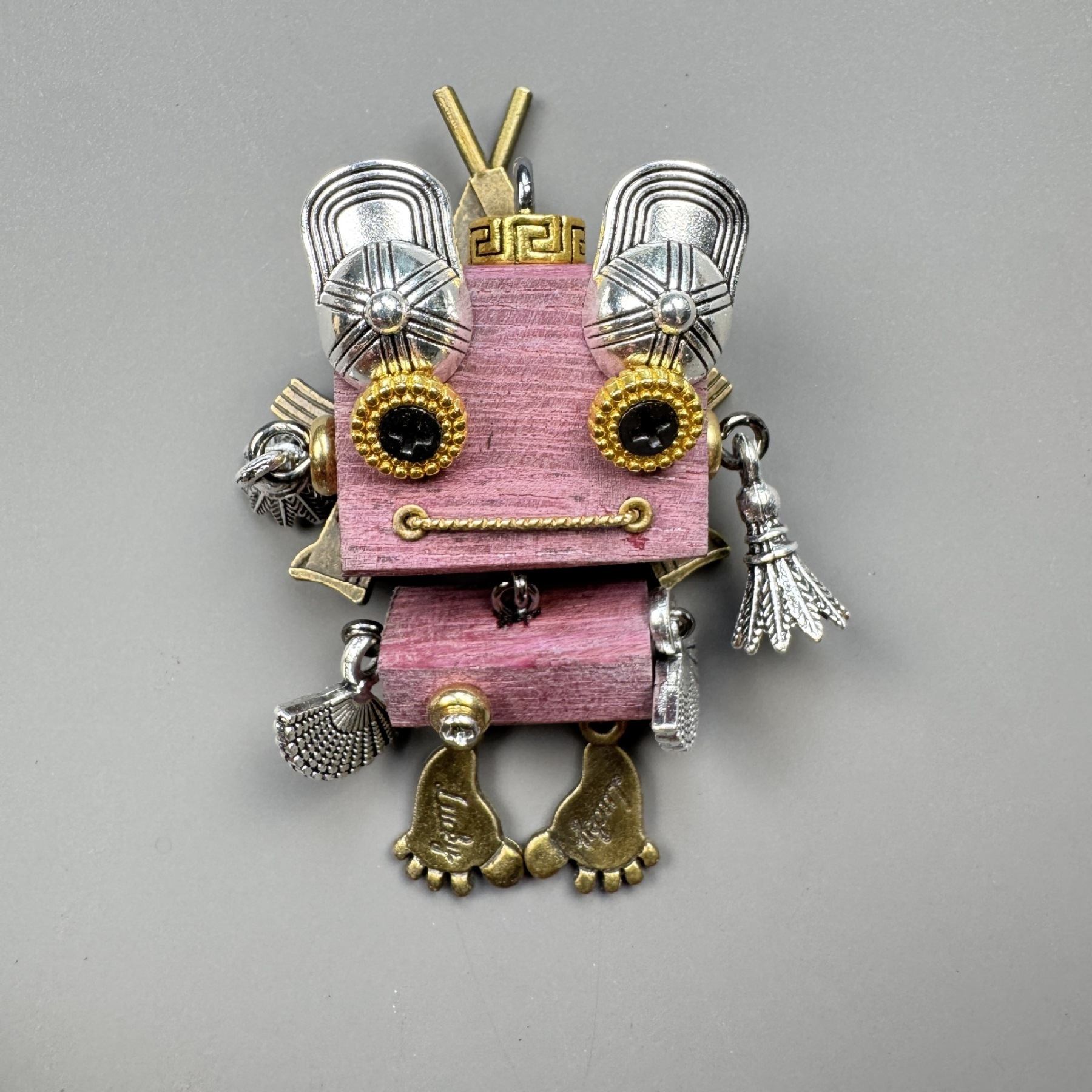 Wearable Steampunk Robot Art - Multi-Function Wooden Charm for Jewelry, Keys & Tech, Unique Geek Culture Accessory