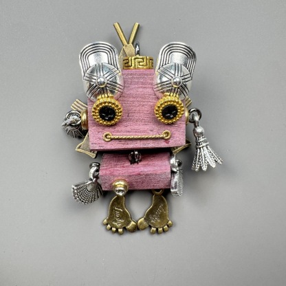 Wearable Steampunk Robot Art - Multi-Function Wooden Charm for Jewelry, Keys & Tech, Unique Geek Culture Accessory