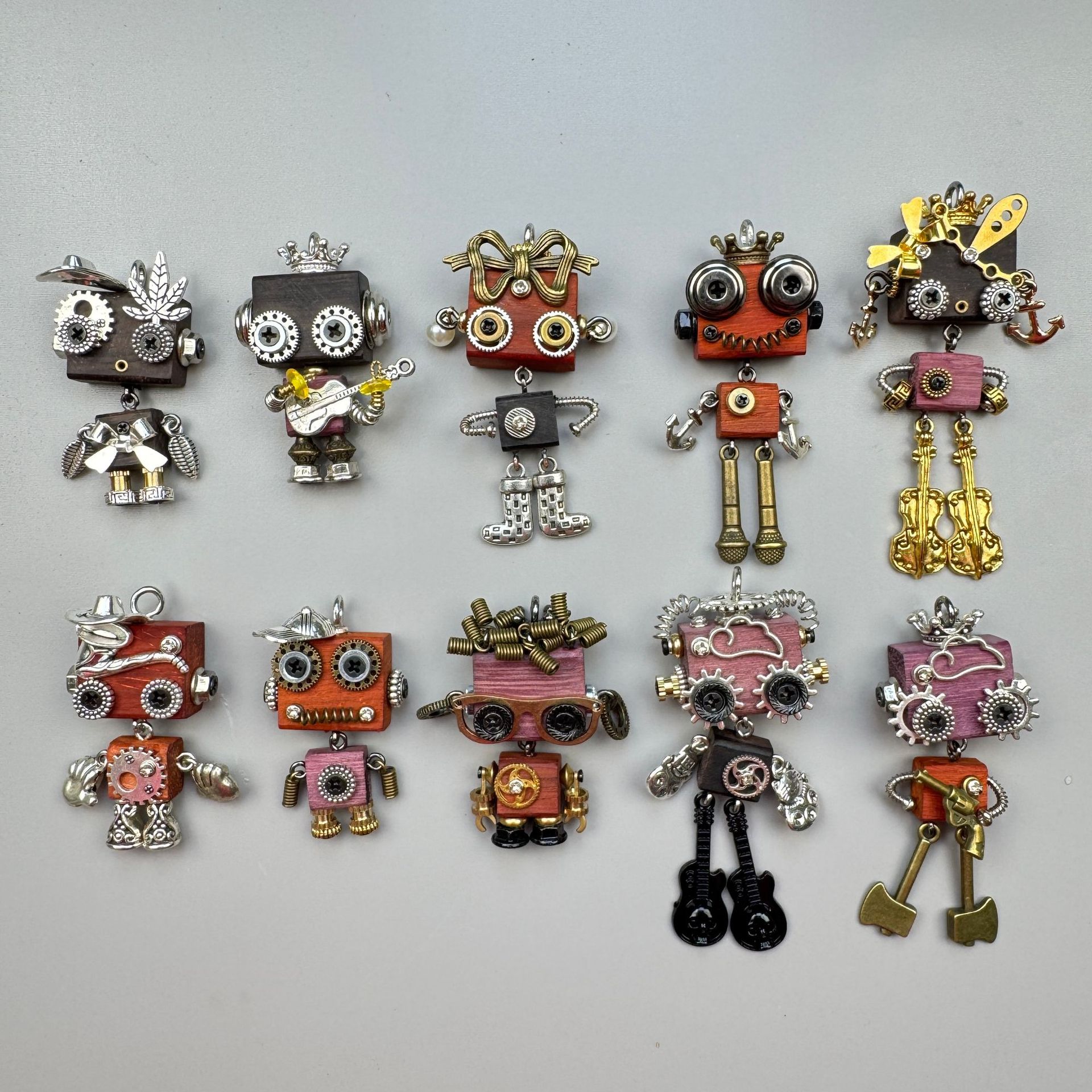 Original Punk Robot Keychain & Pendant - Handmade Wooden Necklace Charm, Detachable Phone Chain, Small Novelty Gift