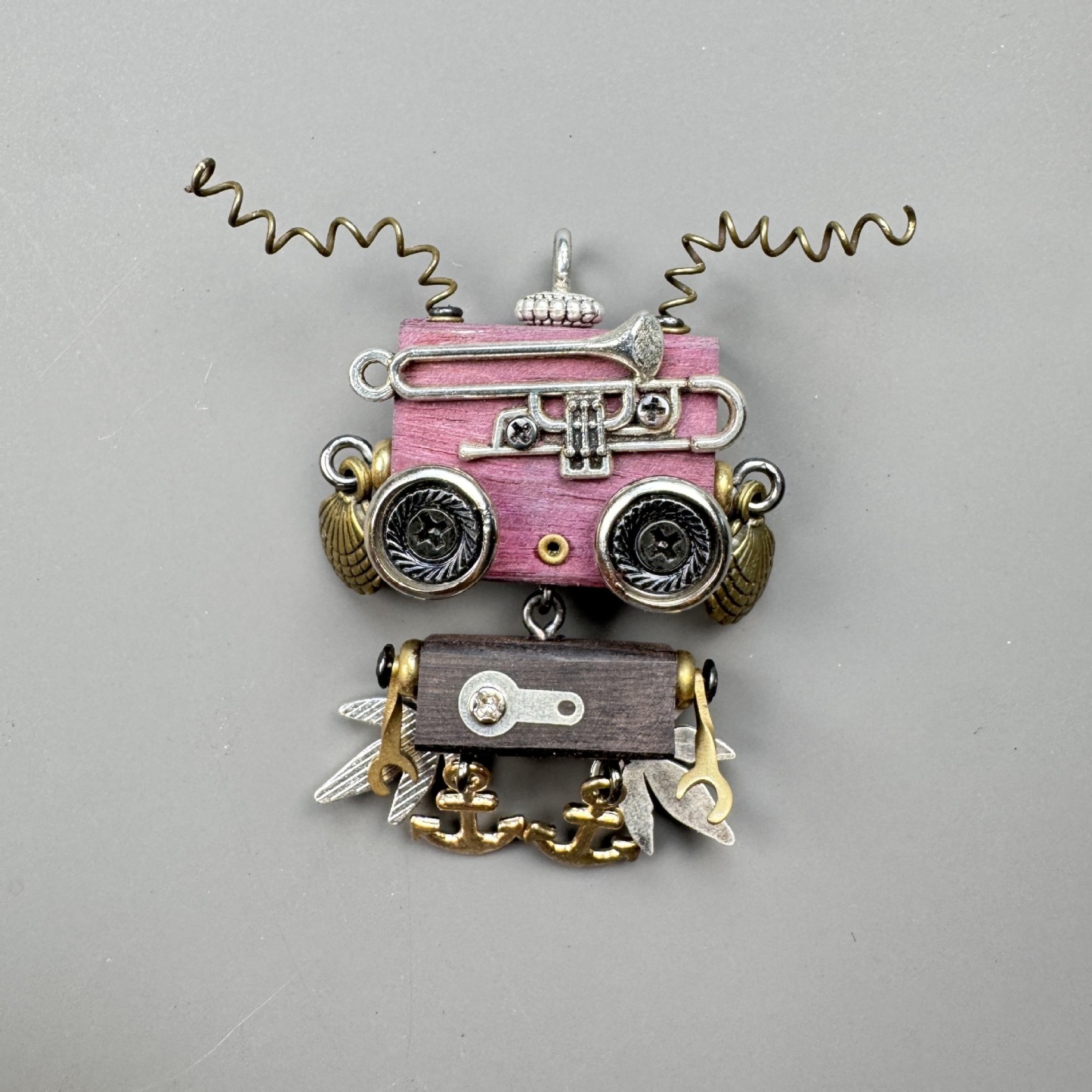 Wearable Steampunk Robot Art - Multi-Function Wooden Charm for Jewelry, Keys & Tech, Unique Geek Culture Accessory