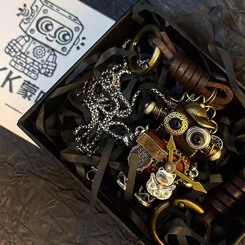 Handmade Cyberpunk Gothic Angel Keychain - Ominous Eye Steampunk Pendant for Bag, Car, Necklace