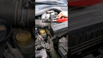 Universal Hose Clamp Pliers - Self-Tightening, Quenched Manganese Steel Head, Effortless Grip Design for Automotive & Household Hose Clamp Repair