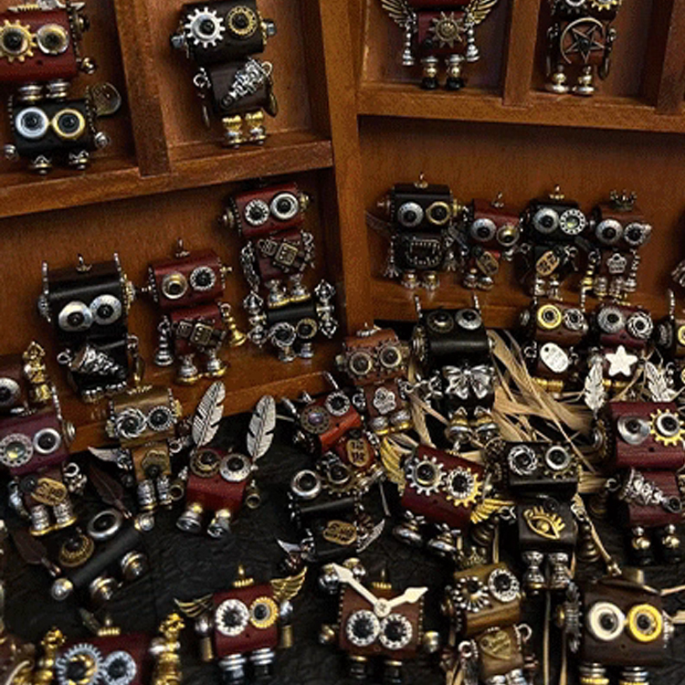 Handmade Cyberpunk Gothic Angel Keychain - Ominous Eye Steampunk Pendant for Bag, Car, Necklace