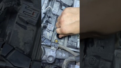 Broken Spark Plug Extractor Tool - 40-CR Alloy Forged Reverse Flute Tap, Dual-End Design, 185mm Long for Automotive Repair