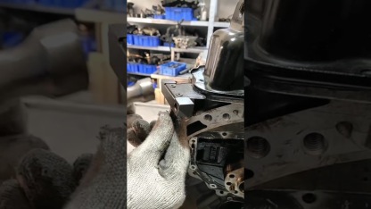 Oil Pan Separator - Non-Destructive Engine Oil Pan Removal Tool, Forged from 45# Steel, Rust-Resistant & Wear-Resistant, Compatible with Mercedes-Benz, BMW, Audi, Volkswagen, and General Motors Vehicles