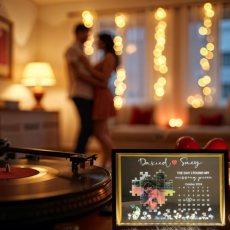 Customizable couple photo puzzle frame