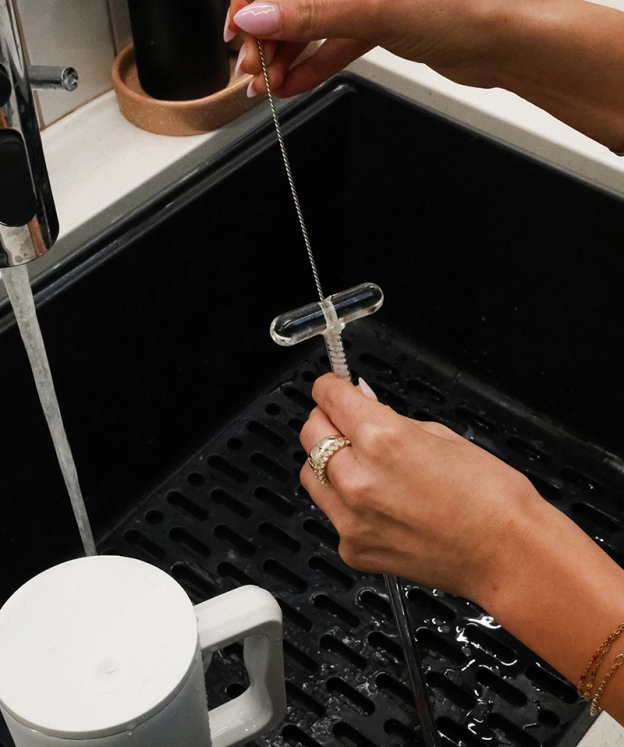 Wrinkle-resistant glass straw