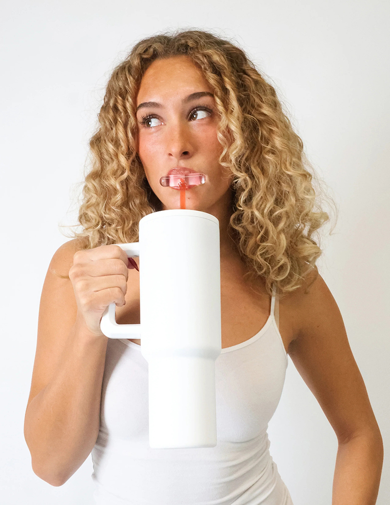 Wrinkle-resistant glass straw