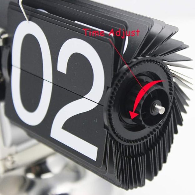 Automatic page turning mechanical clock