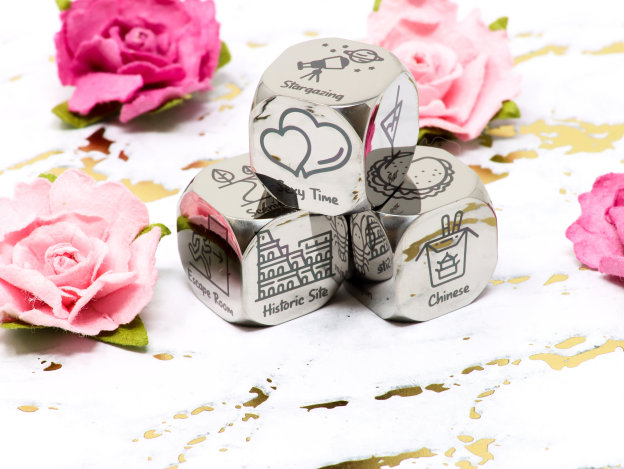 Couples date decision dice