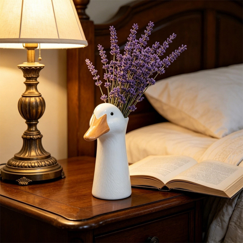 Cute goose-shaped flower pot decoration
