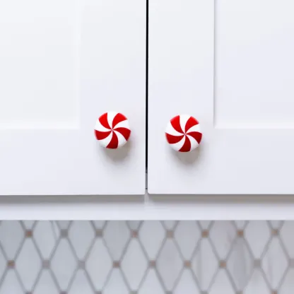 Cabinet door handle decoration