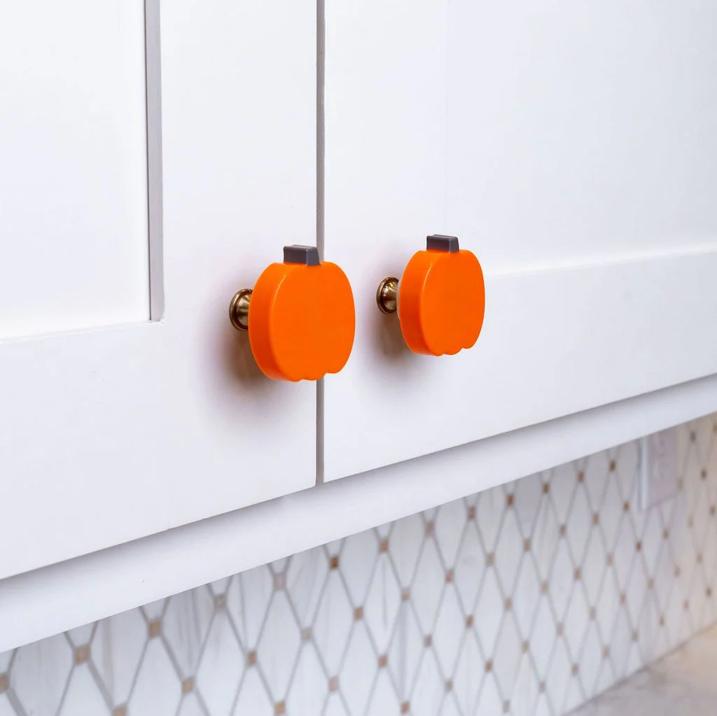 Cabinet door handle decoration