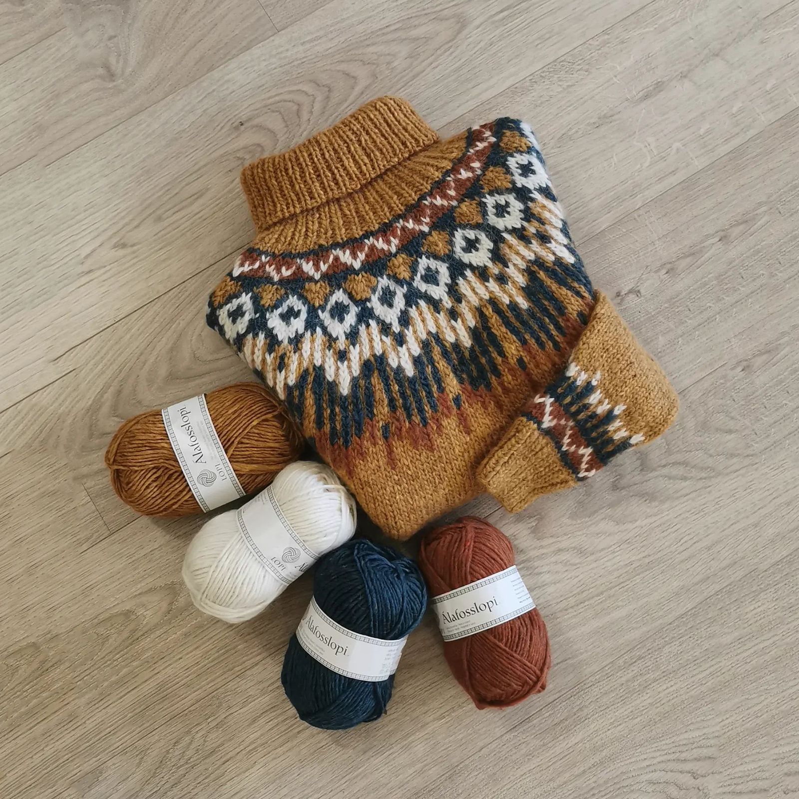 Vintage Fairman Island Wave Print Turtleneck Sweater