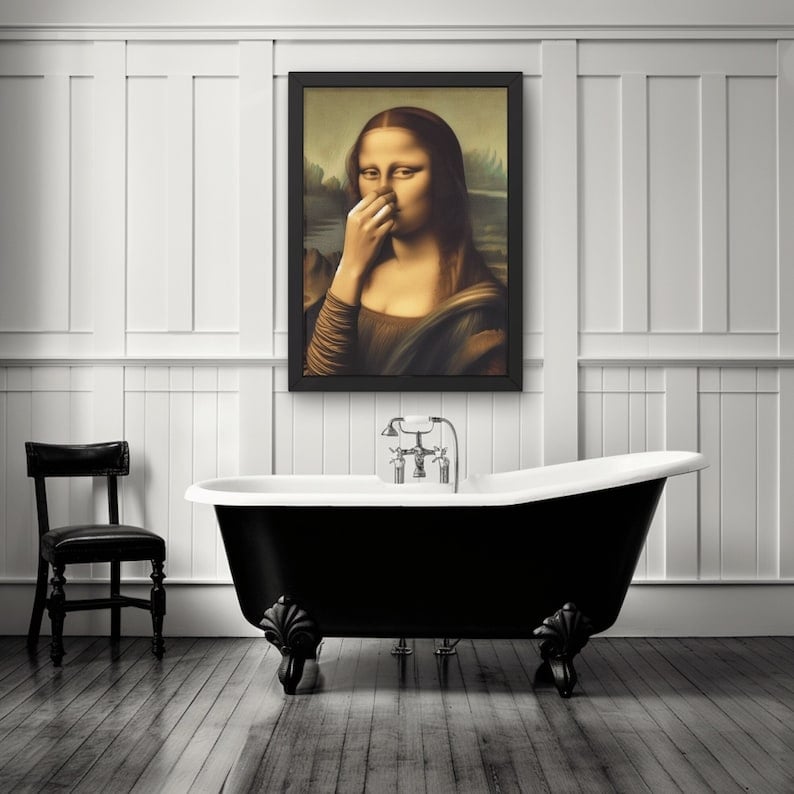 Rolig Badrumstavla i Canvas – Mona Lisa med Lekfull Twist