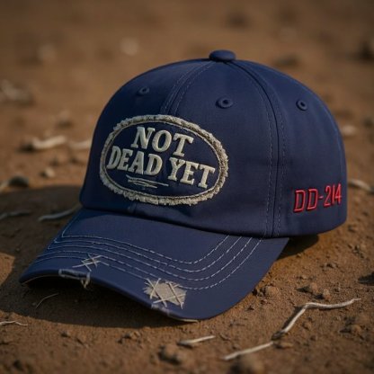 🧢 NOT DEAD YET – Vintage Washed Broderad Keps med DD-214-patch