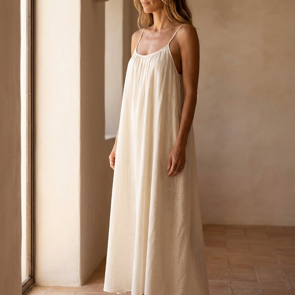 Rygglös Maxiklänning med Justerbar Knytning – Lätt, Ledig och Elegant