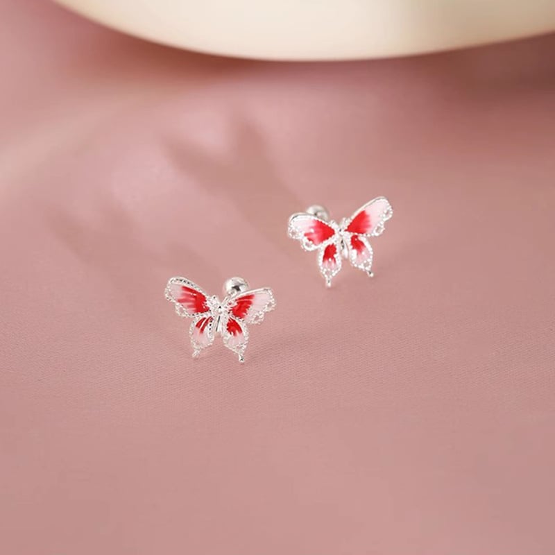 🦋Elegant Hollow Butterfly Earrings – Embrace Delicate Beauty💫