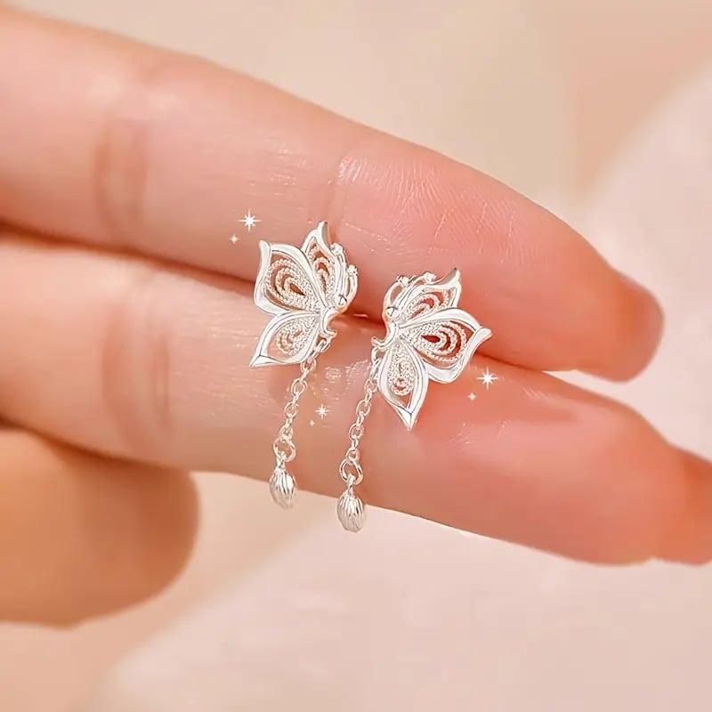 🦋Elegant Hollow Butterfly Earrings – Embrace Delicate Beauty💫