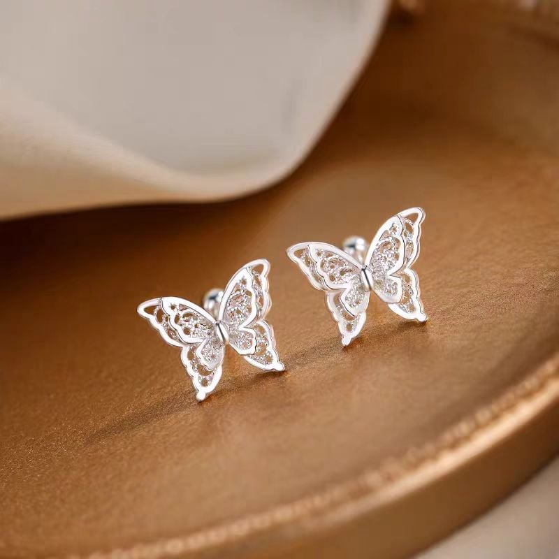 🦋Elegant Hollow Butterfly Earrings – Embrace Delicate Beauty💫