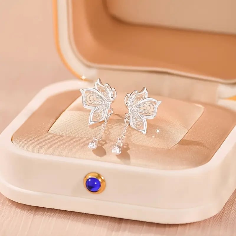 🦋Elegant Hollow Butterfly Earrings – Embrace Delicate Beauty💫