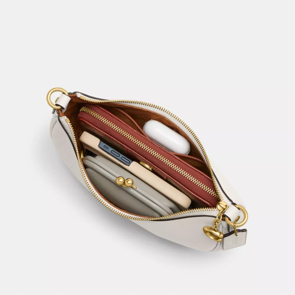 COAthtCH Classic handbags