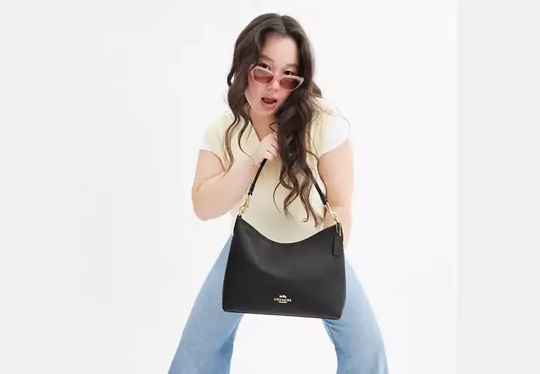 Laurel Shoulder Bag In Signature Canvas